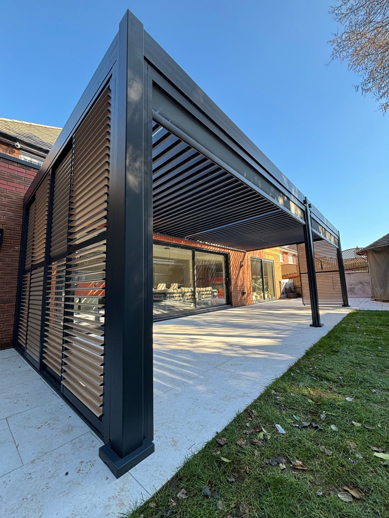 PergoLIFE - Waterproof Aluminium Adjustable Louvered Pergola | Pergolife Lykke - Pergola